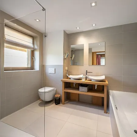 Moderne Et Cosy Avec Jacuzzi, Sauna Et Parking A Meribel - Fr-1-565-1 木屋 Les Allues