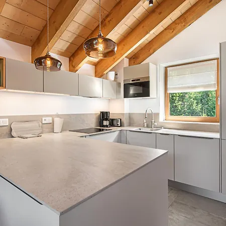 Chalet Méribel, 7 Pièces, 12 Personnes - Fr-1-565-1 *